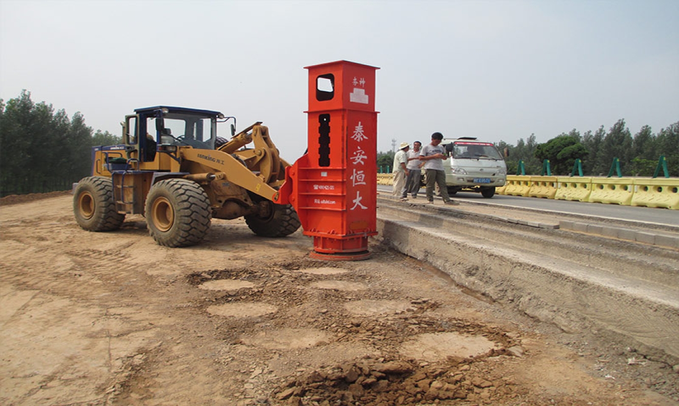 鏟車夯機(jī)在廣州西二環(huán)高速公路中的應(yīng)用（HC液壓夯實(shí)機(jī)橋涵臺背施工技術(shù)）